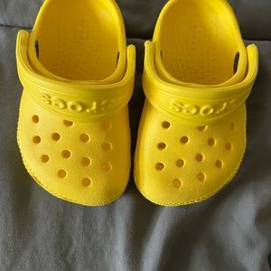 Yellow baby crocs size 4k
